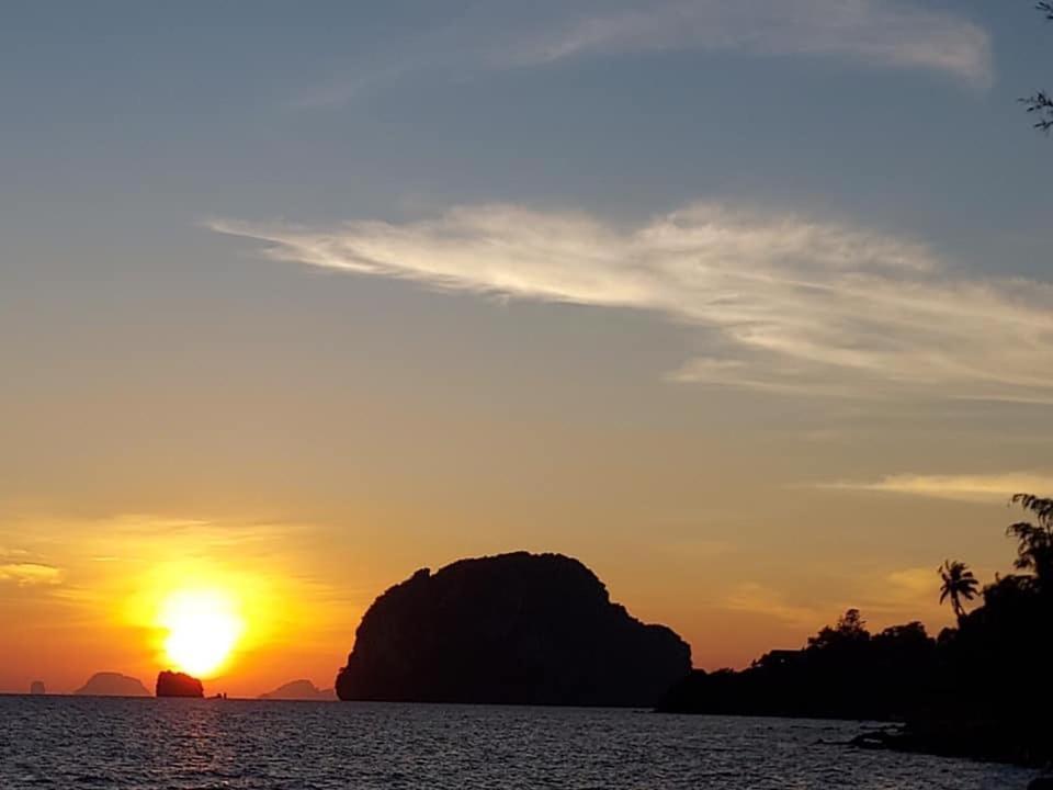 Koh Yao Yai Sea Breeze House เกาะยาวใหญ่ซีบรีซเฮ้าส์ Hotel Bagian luar foto